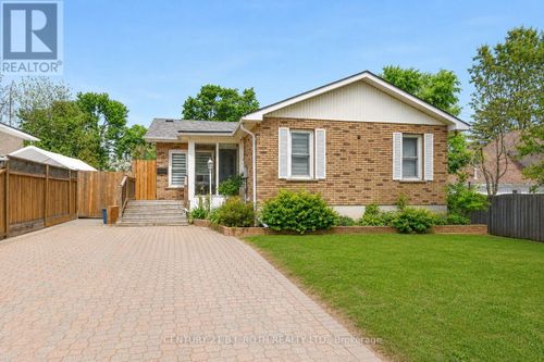 7 Wesley St, Barrie, ON, L4N2A4 | Card Image