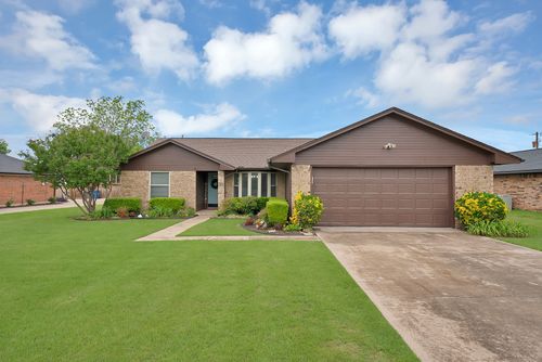 511 S Alabama St, Celina, TX, 75009-6492 | Card Image