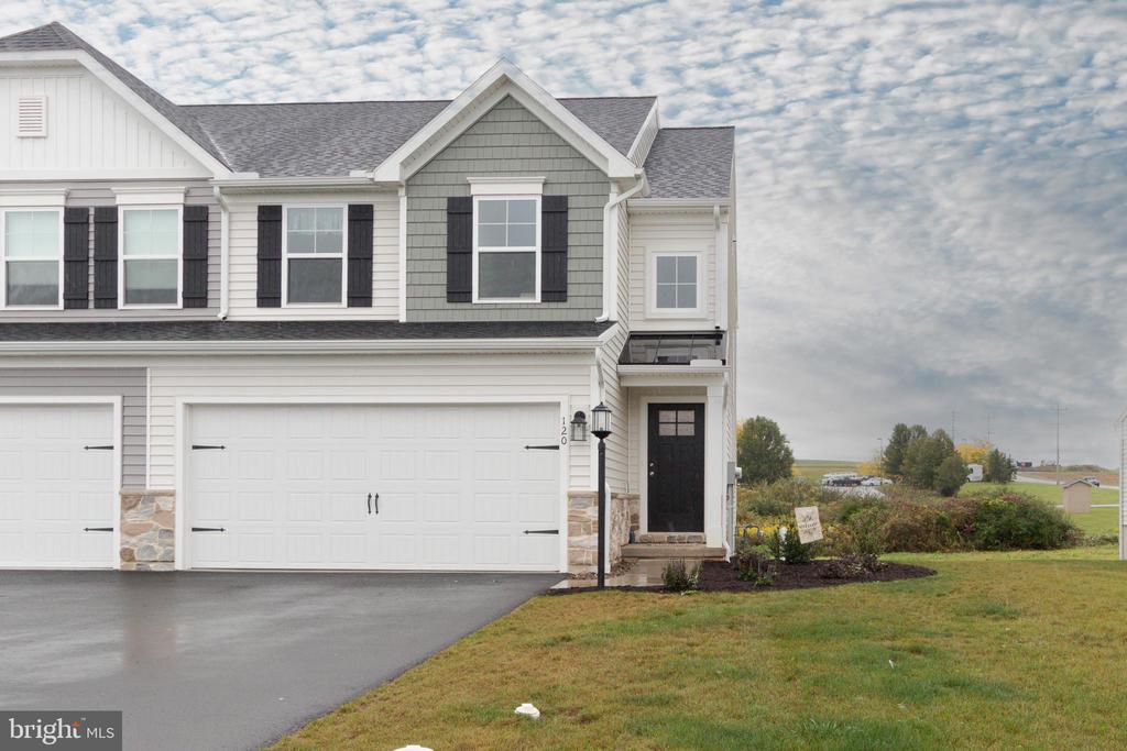Magnolia Ln, State College, PA 16803