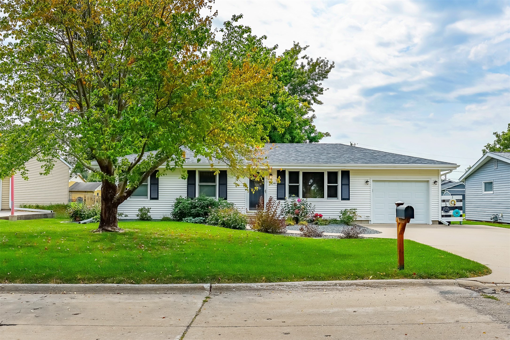 13th Ave, Grinnell, IA 50112