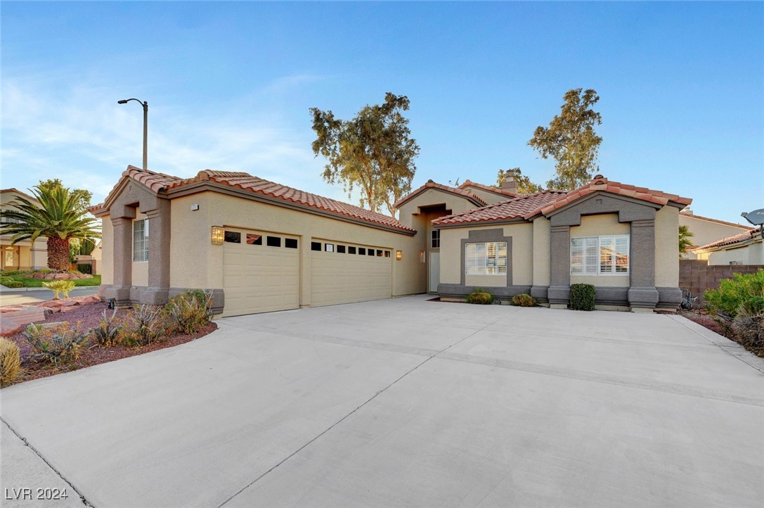 Jeri Dr, Henderson, NV 89074