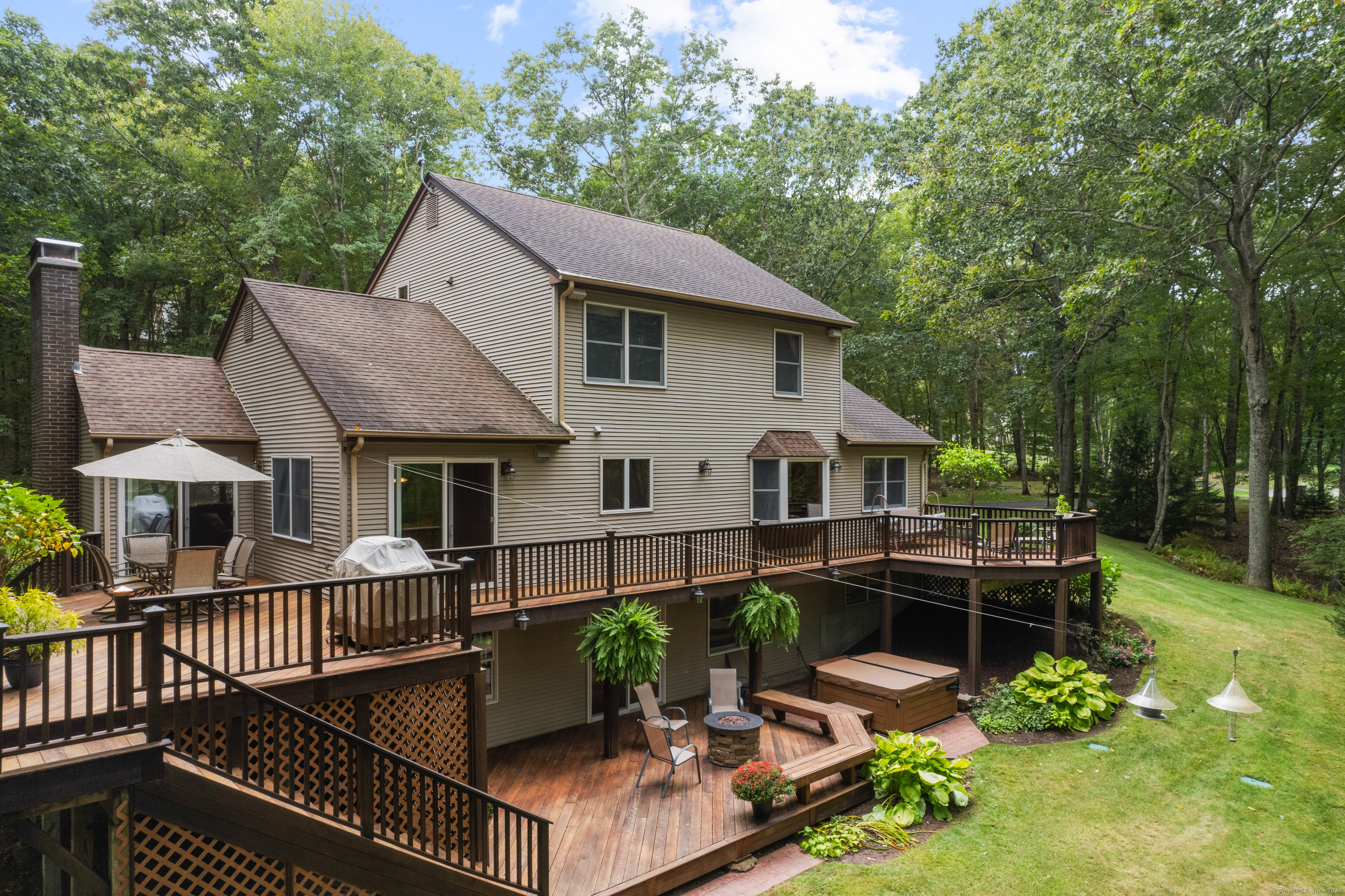 Corrina Ln, Salem, CT 06420