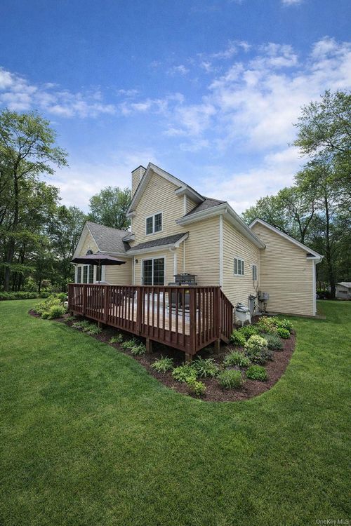 535 Creek Rd, Poughkeepsie, NY, 12601-1013 | Card Image