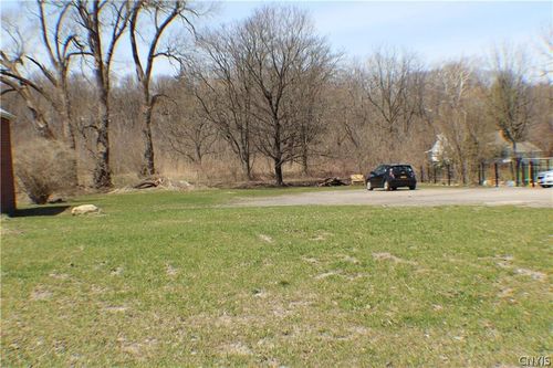 279 Genesee St, Chittenango, NY, 13037-1704 | Card Image