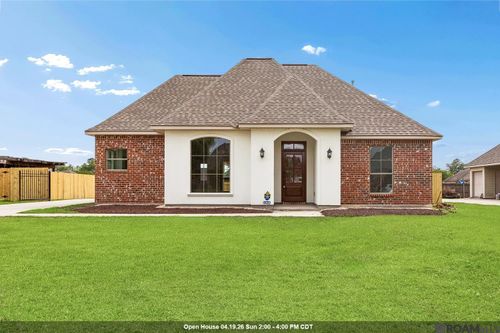 9066 Willow Point Dr, Denham Springs, LA, 70726-3133 | Card Image