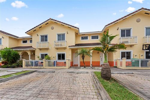 7452 Nw 178th St, Hialeah, FL, 33015-8432 | Card Image