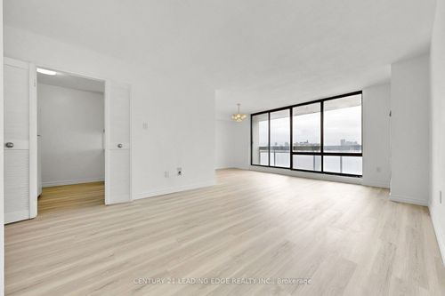 1604-260 Seneca Hill Drive, North York, ON, M2J4S6 | Card Image