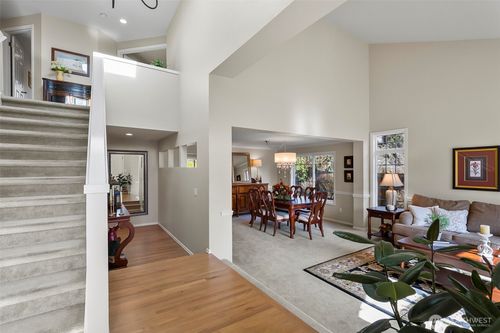 6101 152nd St Se, Snohomish, WA, 98296-4202 | Card Image