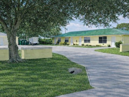 951 King Orange Dr, Fort Pierce, FL, 34982-6466 | Card Image