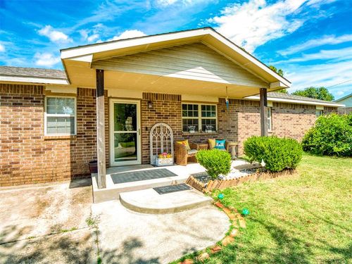 416 Donna Ln, Prague, OK, 74864-3304 | Card Image