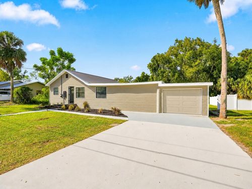 318 Ne 4th St, WEBSTER, FL, 33597-4480 | Card Image