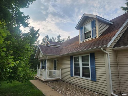 560 Sandridge Dr, Mendon, IL, 62351-1312 | Card Image