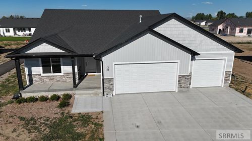 38 N White Pine Ln, Rigby, ID, 83442-5301 | Card Image