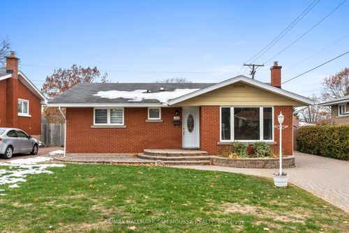 1208 Stanton Rd, Ottawa, ON, K2C3E2 | Card Image