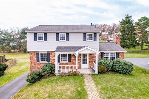 110 Edinboro Dr, Greensburg, PA, 15601-1323 | Card Image