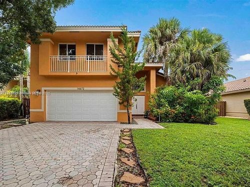 14672 Vista Luna Dr, Davie, FL, 33325-6925 | Card Image
