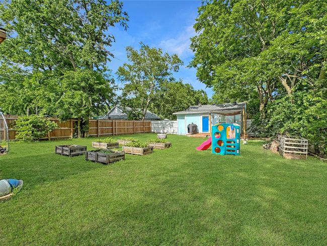 604 Maple St, House other with 2 bedrooms, 1 bathrooms and null parking in Howe TX | Image 5