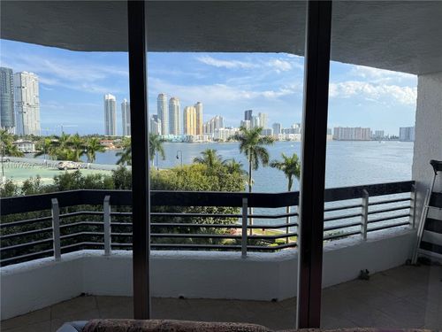 apt-615-3600 Mystic Pointe Dr, Aventura, FL, 33180-2558 | Card Image