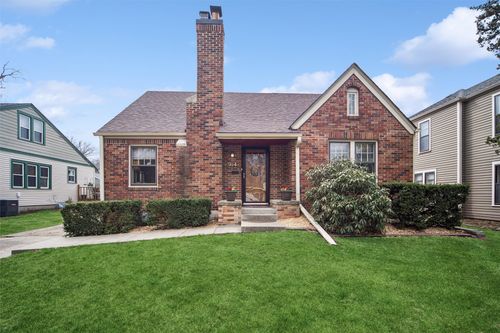 924 39th St, Des Moines, IA, 50312-3104 | Card Image