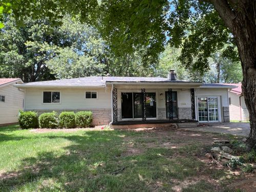 1949 S Broadway Ave, Springfield, MO, 65807-2401 | Card Image