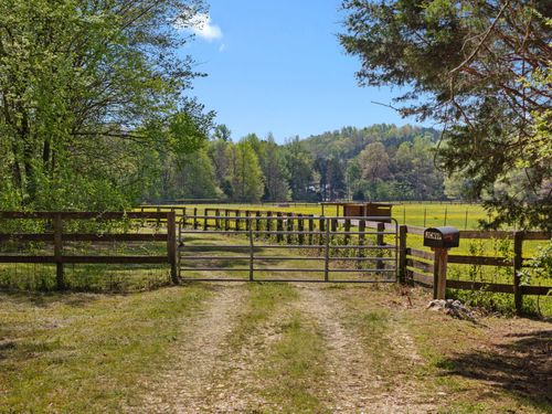2631 Old Weatherford Creek Rd, Lutts, TN, 38471 | Card Image