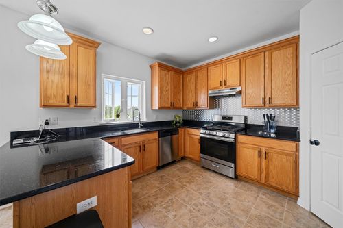 2066 Independence Dr, New Windsor, NY, 12553-4931 | Card Image
