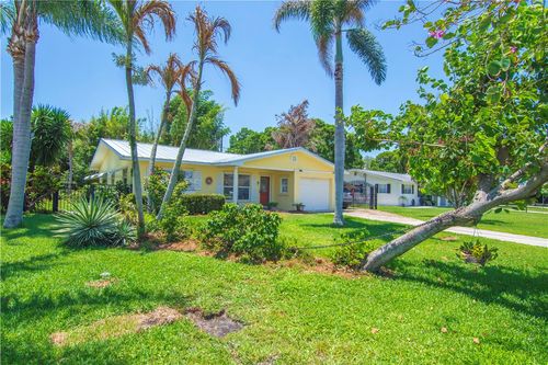 475 19th Pl, Vero Beach, FL, 32960-5433 | Card Image