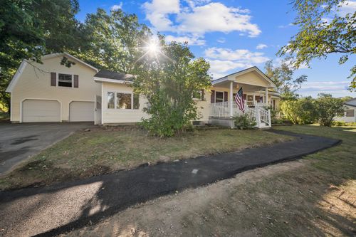 29 Thompson Road, Veazie, ME, 04401 | Card Image