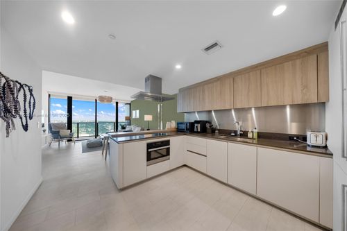unit-4704-1000 Brickell Plz, Miami, FL, 33131-3877 | Card Image