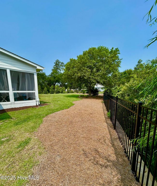 111 Magens Ct E, House other with 4 bedrooms, 4 bathrooms and 2 parking in Cedar Point NC | Image 43