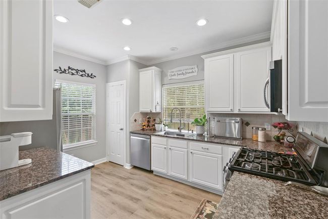 1110 Enclave Sq W, Townhouse with 3 bedrooms, 3 bathrooms and 2 parking in Houston TX | Image 16