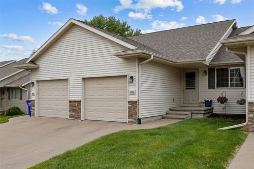302 Duchess Dr, Solon, IA, 52333-4723 | Card Image