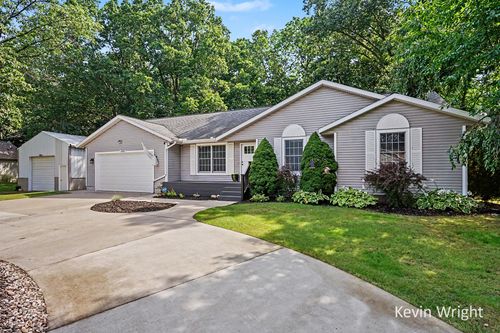 1802 Duchess Ct, Muskegon, MI, 49445-1728 | Card Image