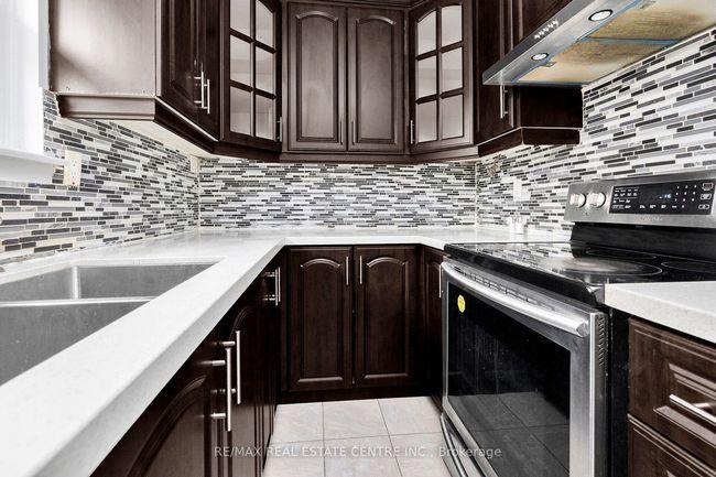 69 Newstead Cres, House attached with 4 bedrooms, 2 bathrooms and 3 parking in Brampton ON | Image 14