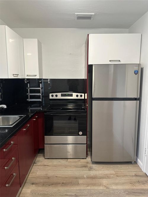 apt-6e-2222 Jackson St, Hollywood, FL, 33020-4952 | Card Image