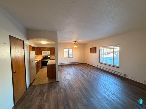 apt-105-200 S Freeman Ave, Luverne, MN, 56156-1860 | Card Image