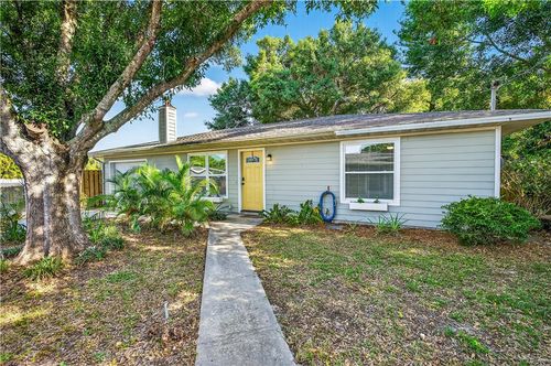 1110 10th Pl, Vero Beach, FL, 32960-4330 | Card Image