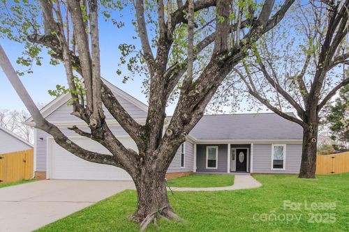 5506 Carronbridge Ln, Charlotte, NC, 28216-9618 | Card Image