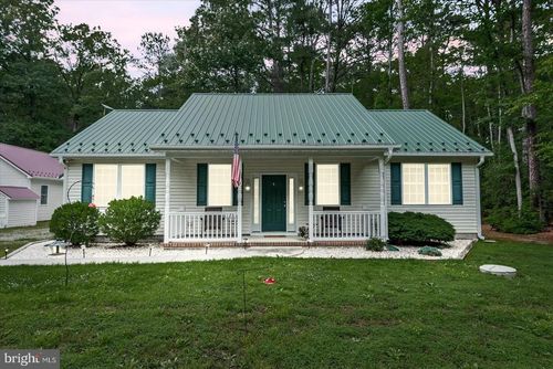 126 Pioneer Trl, Hague, VA, 22469-3175 | Card Image