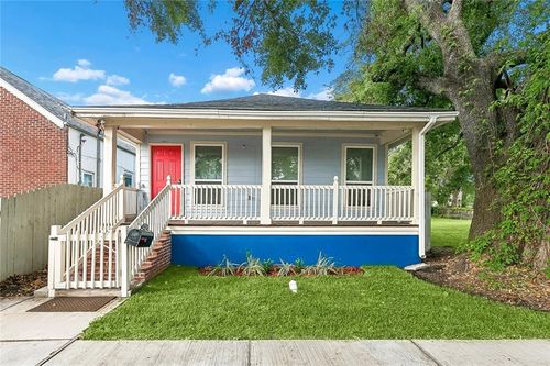 9012 Hickory St, New Orleans, LA, 70118-1448 | Card Image