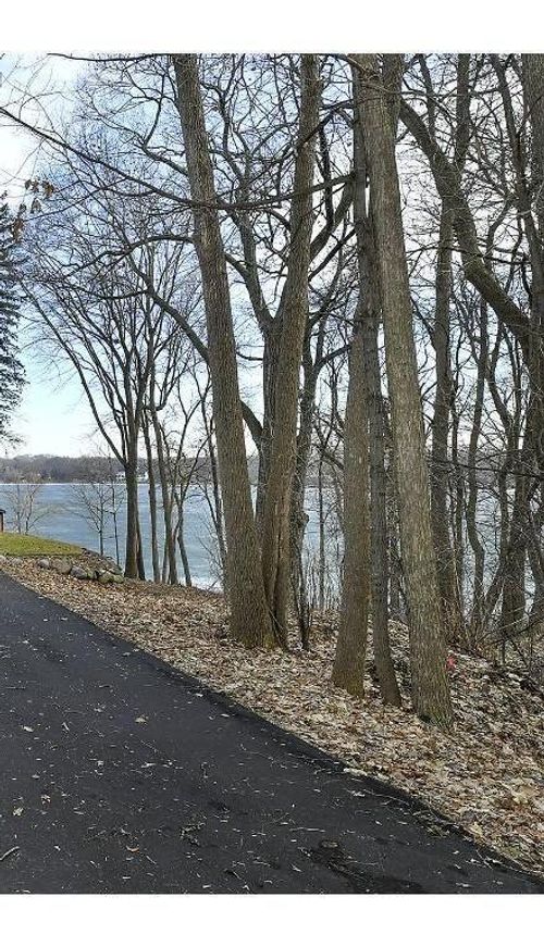 6603 Horseshoe Curv, Chanhassen, MN, 55317-9526 | Card Image