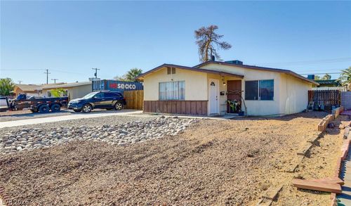3247 Greenbriar Dr, Las Vegas, NV, 89121-2441 | Card Image