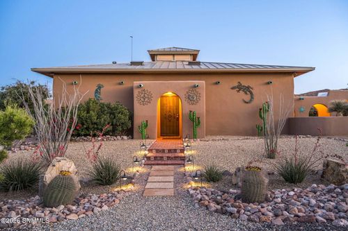22205 N Valley Dr, Las Cruces, NM, 88007-6148 | Card Image