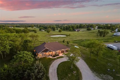 9425 188th St, Trimble, MO, 64492-9112 | Card Image