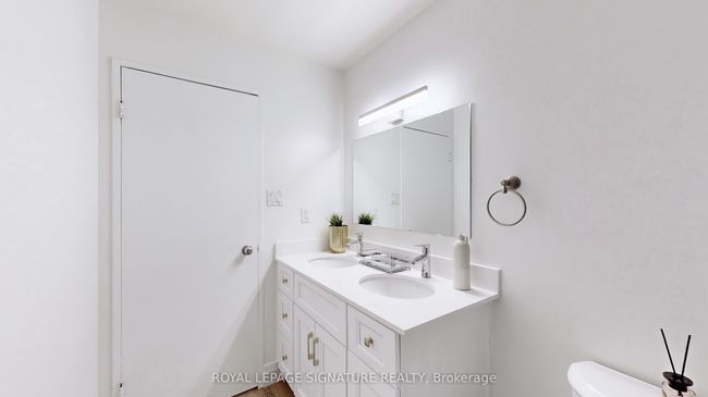 54 - 15 Pebble Byway, Condo with 3 bedrooms, 1 bathrooms and null parking in North York ON | Image 24