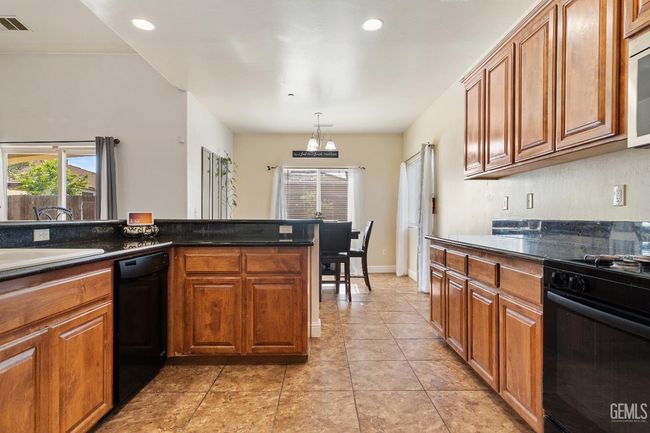 605 Cornelia St, House other with 4 bedrooms, 2 bathrooms and null parking in Wasco CA | Image 14