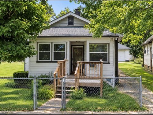 2139 Market St, East Saint Louis, IL, 62207-1831 | Card Image