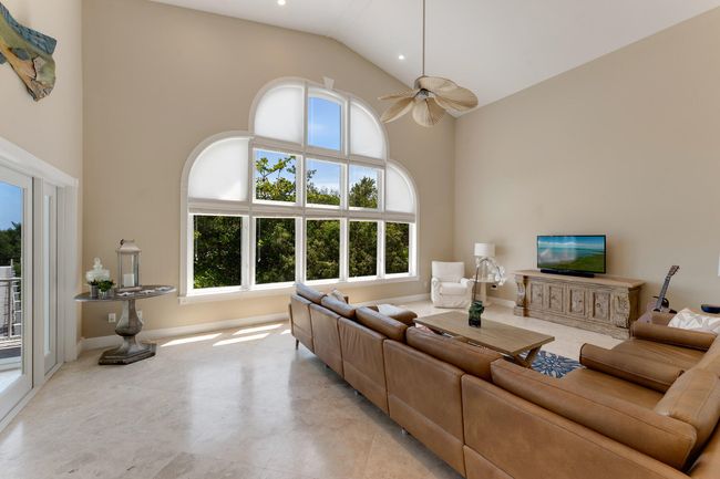 Living Room | Image 6