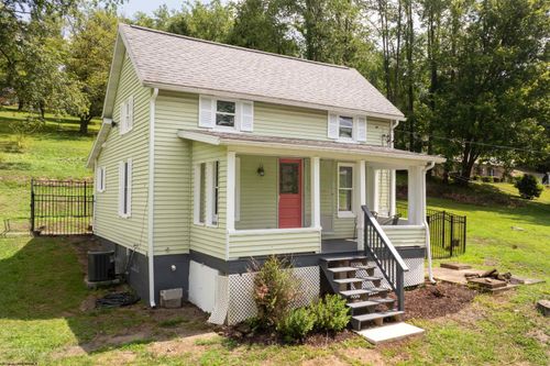 16 Davis Heights Rd, Maidsville, WV, 26541-8051 | Card Image