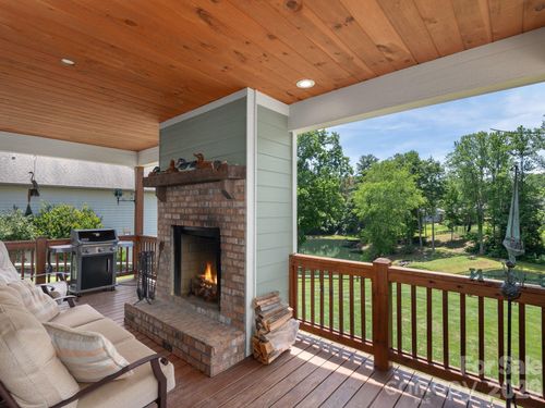 4 Farm Pond Ln, Candler, NC, 28715-9528 | Card Image